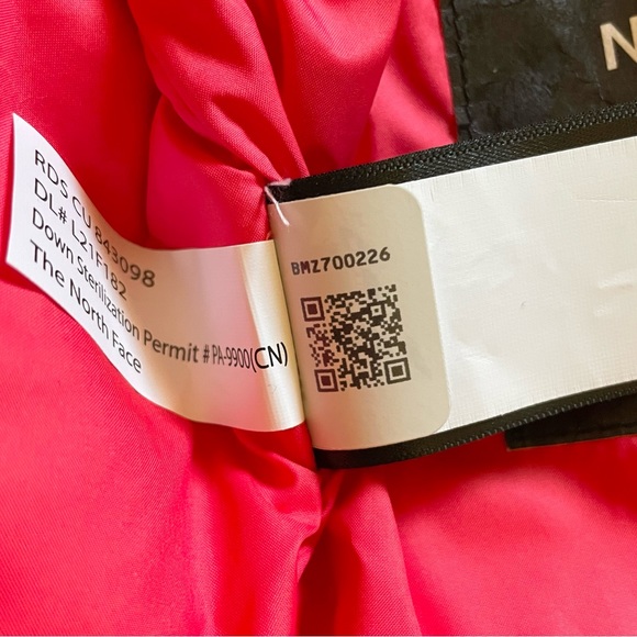The North Face Kids’ 1996 Retro Nuptse Jacket In Paradise Pink - Picture 8 of 10